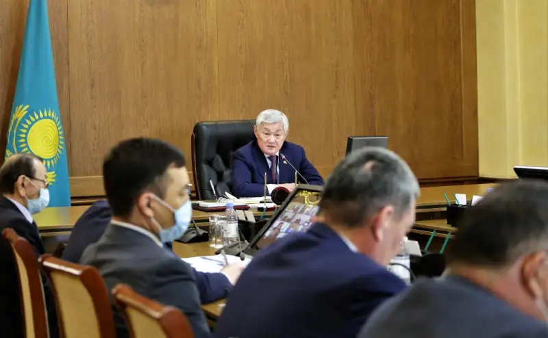 Berdibek Saparbaev blokposttardaǵy jumystardyń álsizdigin synǵa aldy