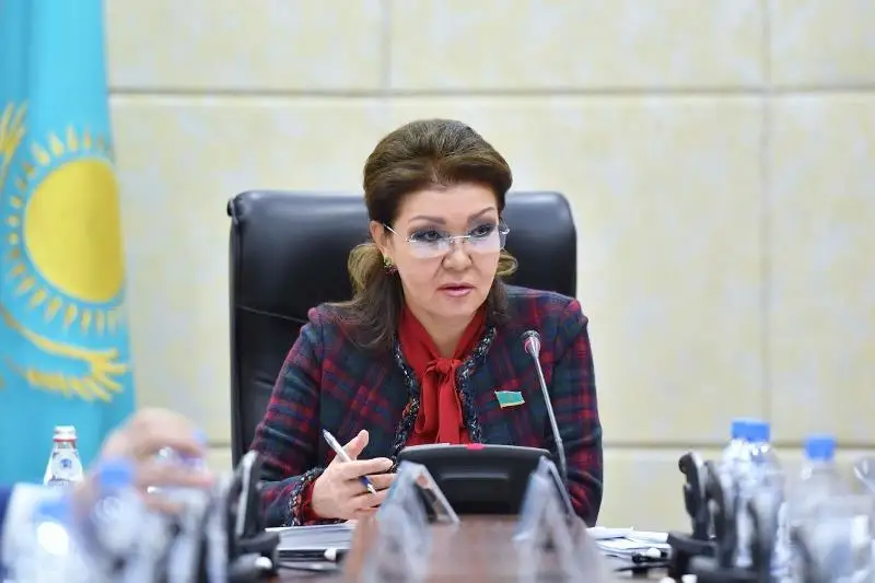 Darıǵa Nazarbaeva: Jeńil jáne tamaq ónerkásibi qarqyndy memlekettik qoldaýdy qajet etedi