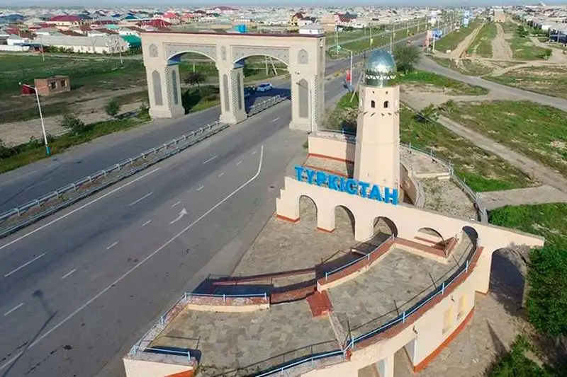 Qazaqstannyń týrıstik draıverine aınalady: Qıyrdaǵy qazaqtar Túrkistan jaıly ne deıdi