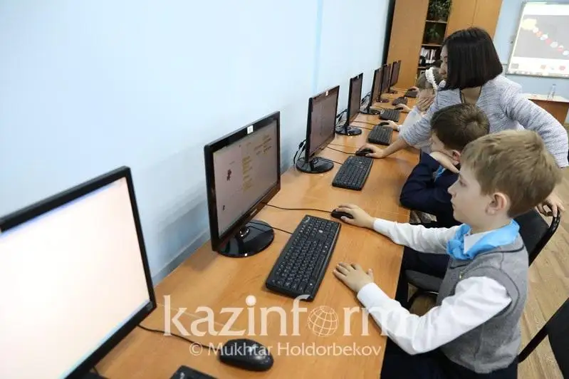 Асхат Аймағамбетов: Мектептерде ақылы олимпиадалар болмауы керек