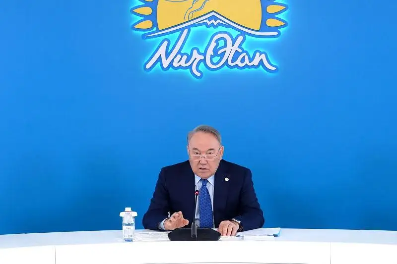 Elbasy «Nur Otan» fraktsııasy depýtattarynyń aldyna naqty mindetter qoıdy