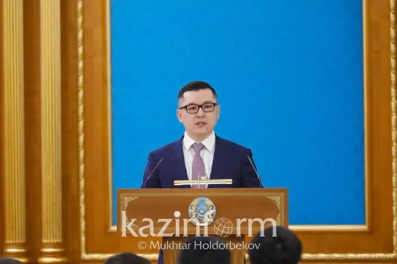 Qazaqstandyqtardy aqshany jumsaýmen qatar jınaqtaý ádetine baýlý qajet  - Prezıdenttik kadr rezervine qatysýshy