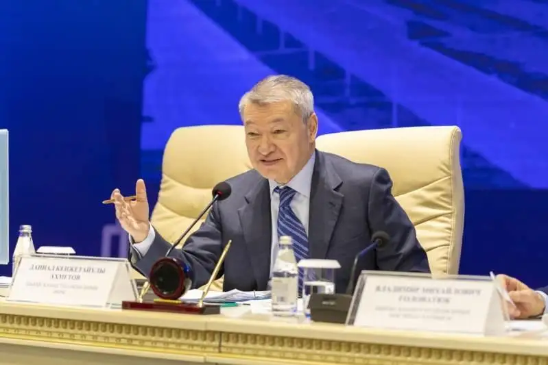 Даниал Ахметов Өскеменде шағын аудан тұрғындарымен кездесті