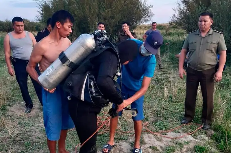 Aqtóbede eki er adam sýǵa batyp ketti