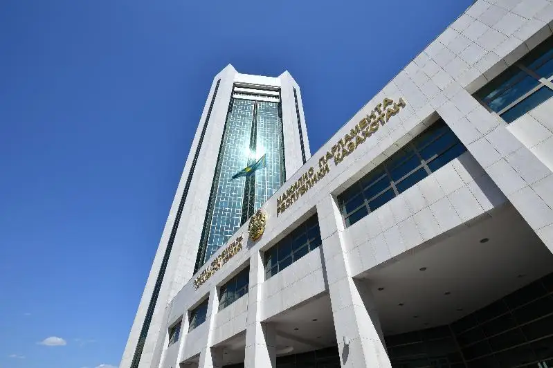 Парламент Мәжілісі сот орындаушыларына қатысты заң жобасын мақұлдады