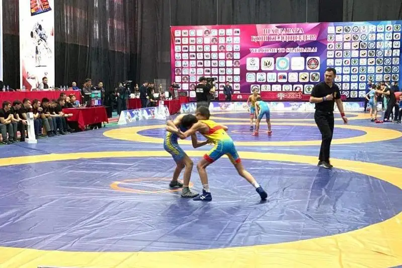 Шардара қаласында грек-рим күресінен ел чемпионаты басталды