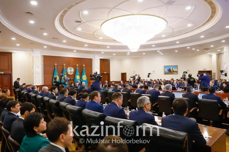 Toqaev kvazımemlekettik sektordaǵy tıimsiz shyǵystardy qysqartýdy tapsyrdy