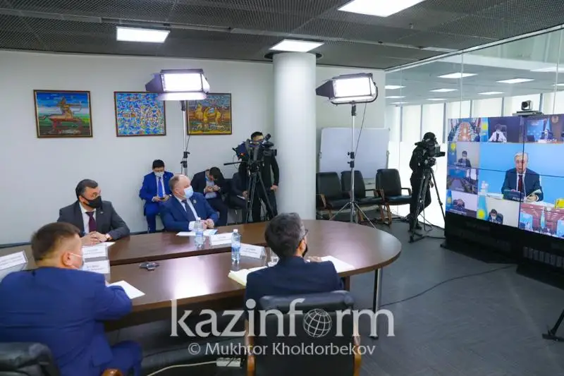 ҚР Президенті шетелдіктерге жер сатуға заң жүзінде біржола тыйым салуды тапсырды