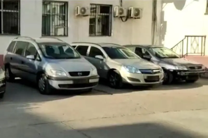 Tájikstan azamattarynyń 9 kóligin syrttaı satyp jibergen turǵyn sottaldy