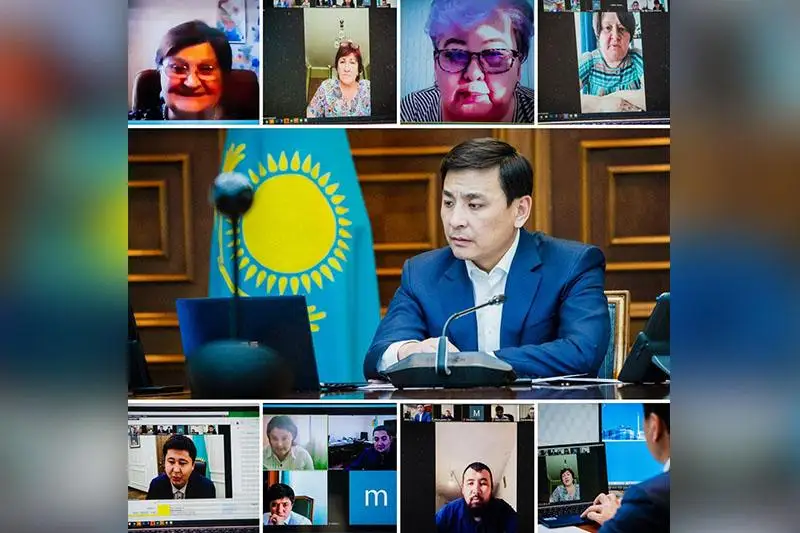 Nur-Sultan ákimi azamattardy onlaın qabyldady