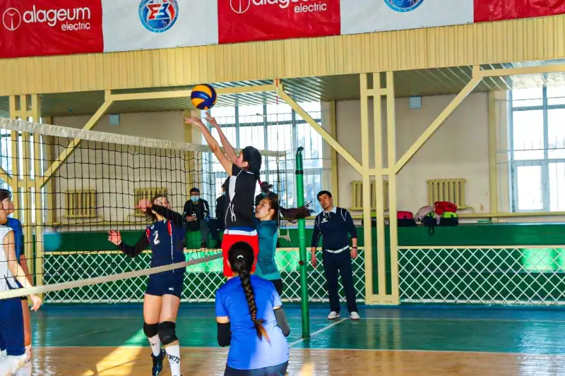 Túrkistan oblysynda voleıboldan áıelder komandasy qurylady
