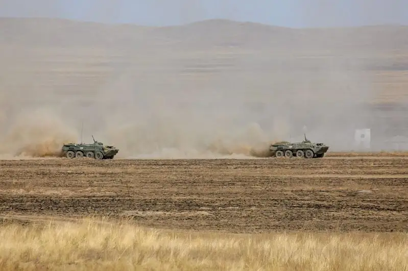 Jambyl oblysynda áskerıler «tank karýselin» iske qosty