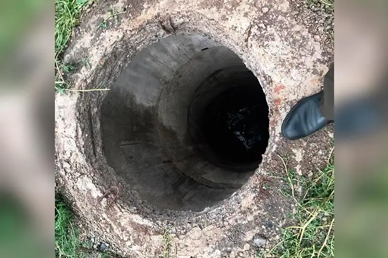 Атырауда қараусыз қалған 1 жасар сәби құдыққа түсіп кеткен