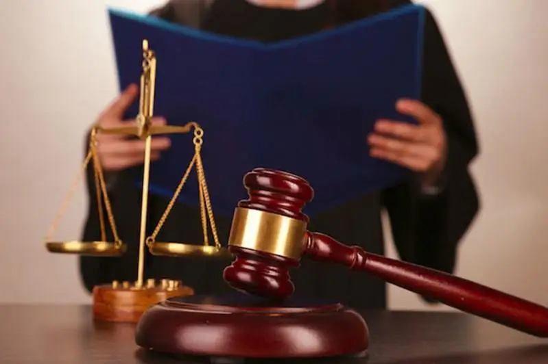 Aqmola oblysynda qoryqshyny óltirgen kúdikti 18 jylǵa sottaldy