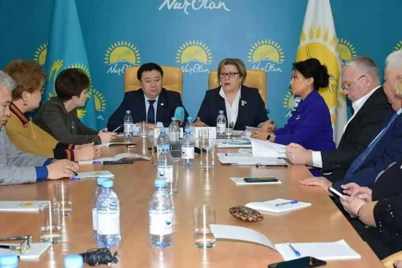 Májilis depýtattary Qostanaı oblysynyń shalǵaı aýyldaryn aralamaq