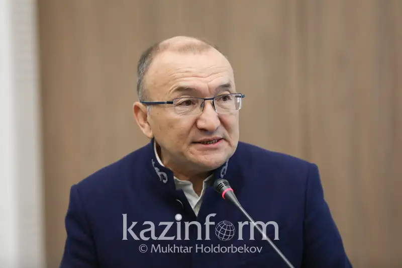 Memleketpen birge azamattyq qoǵam da halyq únine qulaq asýy kerek - Asylbek Qojahmetov