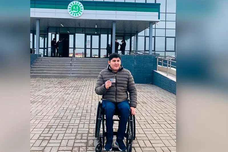 Atyraýda birinshi toptaǵy múgedek júrgizýshi kýáligin aldy