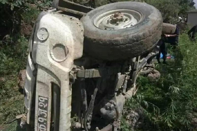 Djıp aýdarylyp, 2 adam mert boldy, 12-si zardap shekti