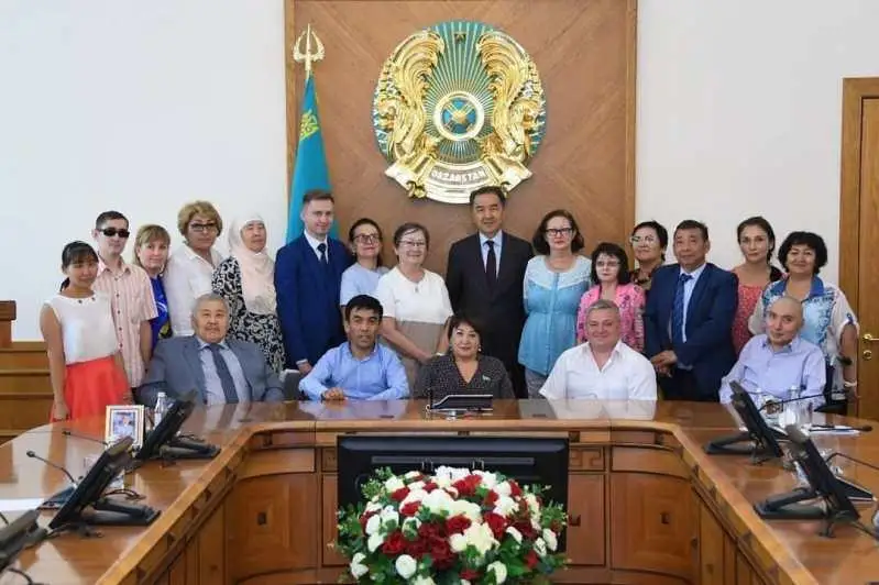 Almaty ákimi múmkindigi shekteýli jandarǵa jaǵdaı jasaýdy tapsyrdy