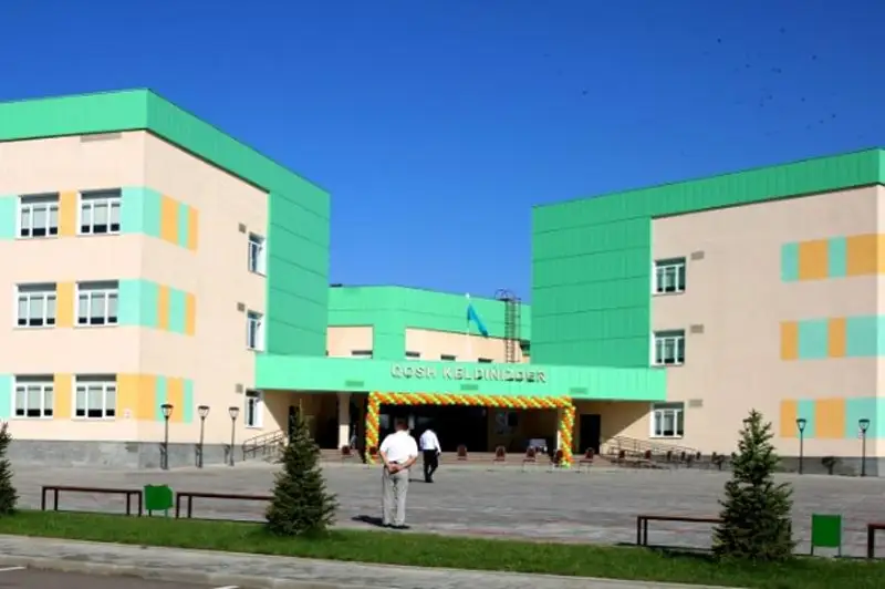 Qarasaı aýdanynda 1200 oryndyq bilim oshaǵy boı kóterdi