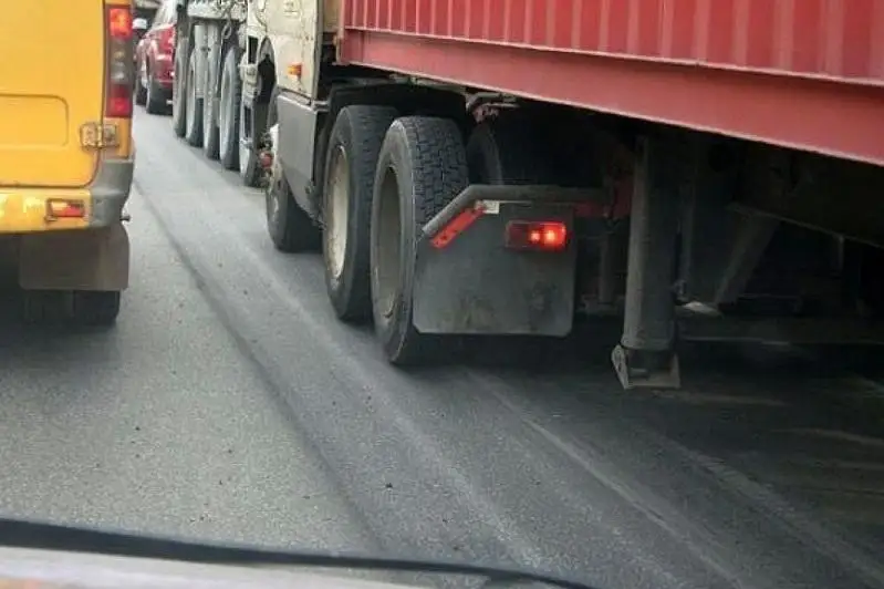 Qazaqstanda aýyr júk tasyǵysh kólikter qozǵalysy ýaqytsha shekteledi