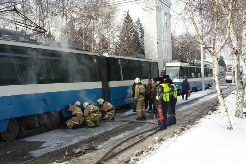 Óskemende taǵy da tramvaı órtendi
