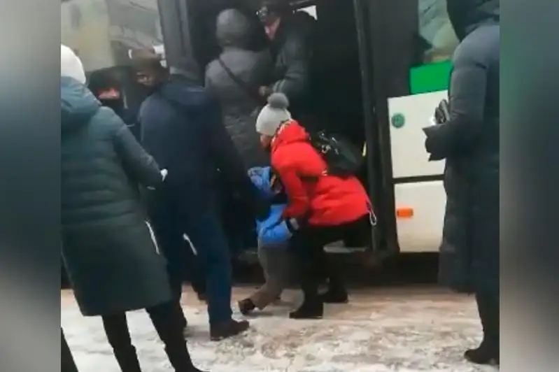 Avtobýstan balanyń qulap qalýy: CTS oqıǵaǵa túsinikteme berdi
