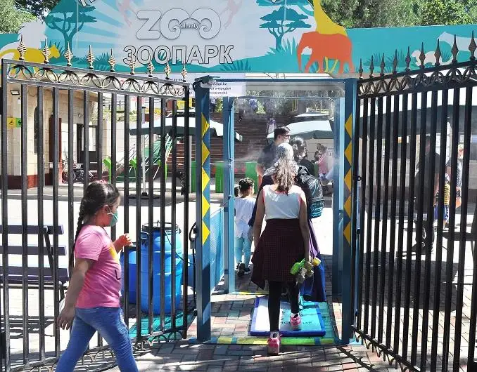 Almaty zoobaǵy qaıtadan ashyldy