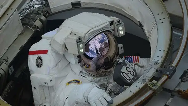 NASA astronavtary ashyq ǵaryshqa shyqty