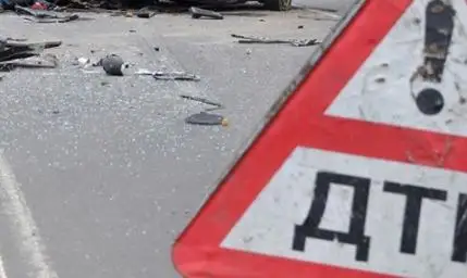 Shymkentte jolaýshyny qaǵyp óltirgen júk kóliginiń júrgizýshisi izdestirilýde