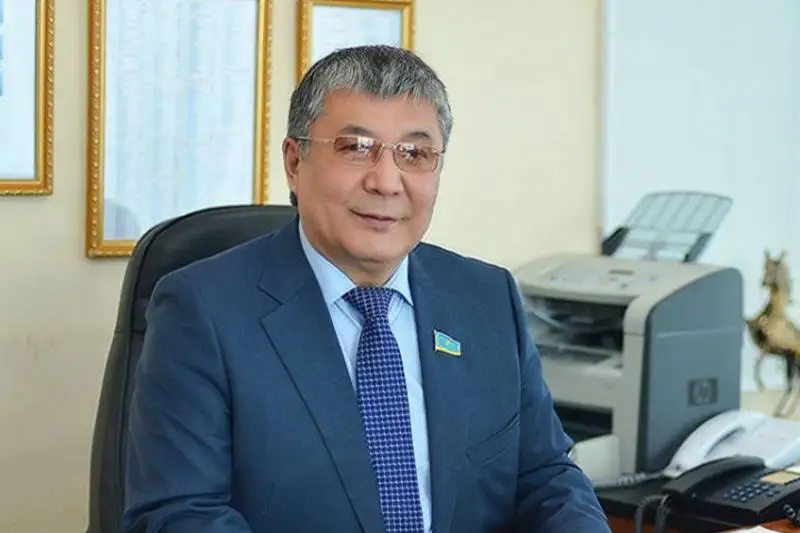 Prezıdent tapsyrmalarynyń zańda kórinis tabýy mańyzdy - Murat Baqtııaruly