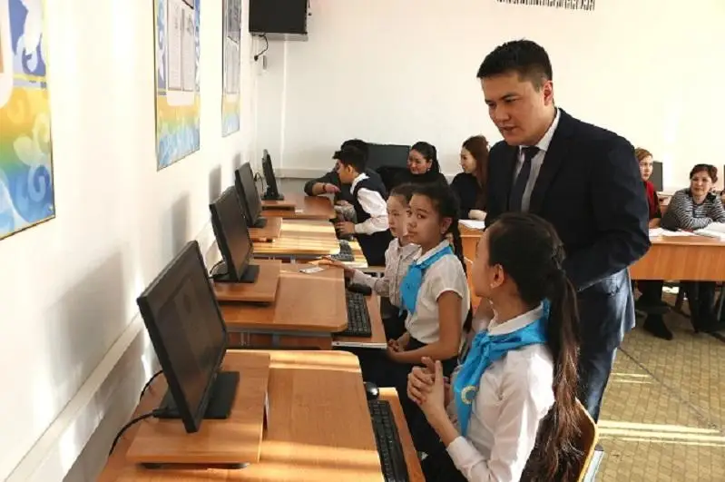 Pavlodar mektepterinde ınternet jyldamdyǵyn arttyrýǵa 180 mln teńge bólindi