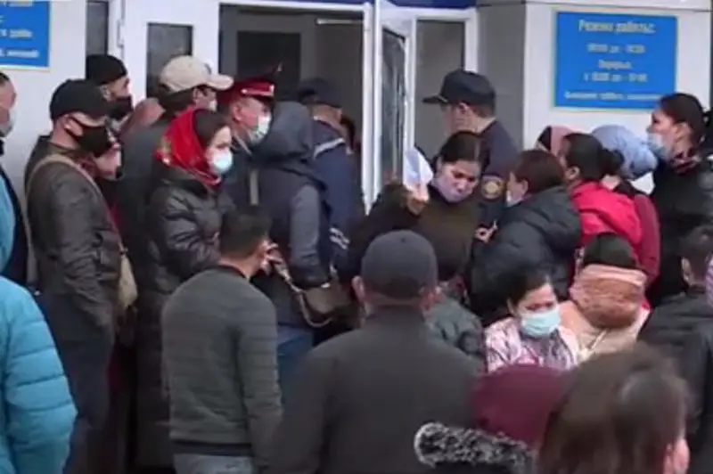 Qyzylordanyń Jumyspen qamtý ortalyǵyna turǵyndardyń jappaı jınalýyna kim jol berdi