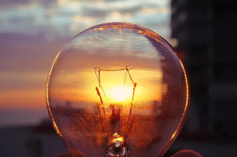 Qaraǵandyda bir aýdannyń halqy elektr jaryǵynsyz qaldy
