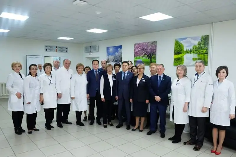 Senatorlarmen kezdesýde kásipodaqtardyń rólin nyǵaıtý máseleleri talqylandy - Qaraǵandy