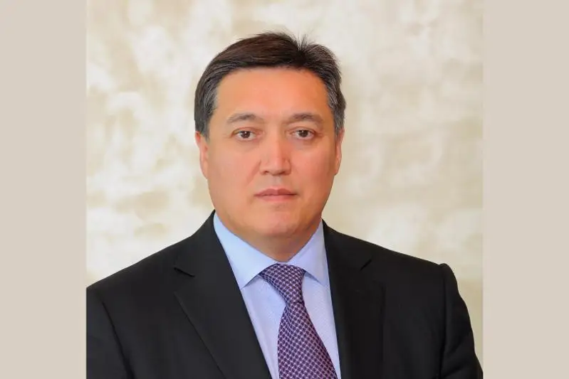 Asqar Mamın Qazaqstan áıelderin 8 naýryz merekesimen quttyqtady