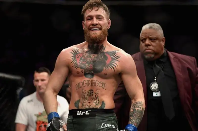 UFC Konor Makgregordyń oktagonǵa qashan oralatynyn aıtty