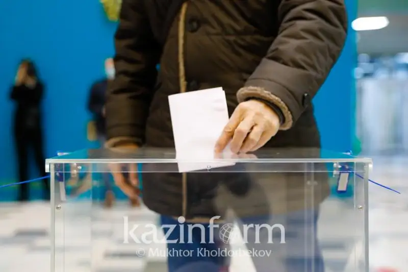 Shymkent qalasy máslıhatyna úsh partııanyń ókilderi ótti