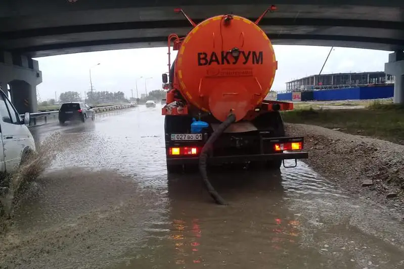 Elorda ákimi Altaı Kólginov qala kóshelerin sý basý máselesin sheshpek