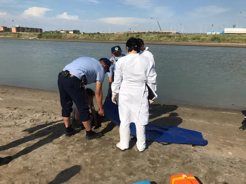 Qyzylordada sý betinde qımylsyz jatqan áıel qutqaryldy