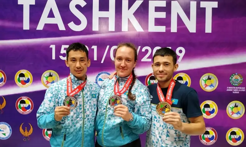 Karateden Azııa chempıonaty: Qazaqstan komandasy úsh medal jeńip aldy
