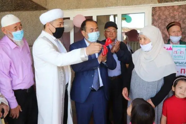 Qordaılyq jalǵyzbasty anaǵa qaıyrymdy jandar baspana alyp berdi