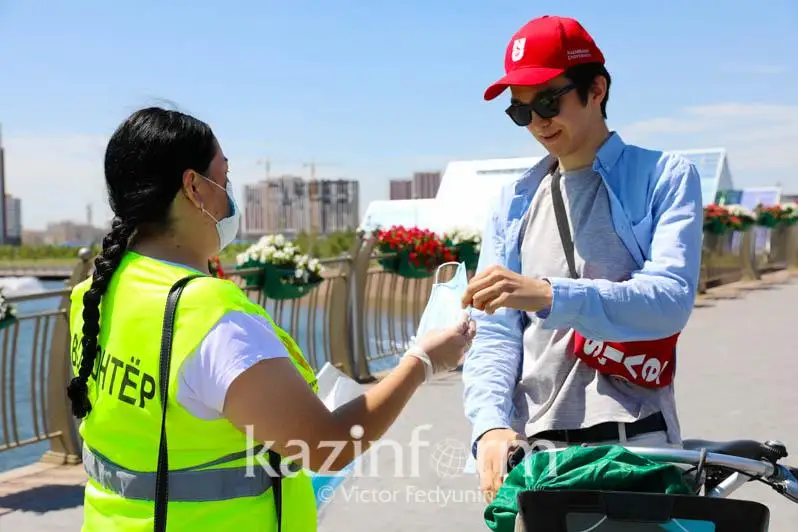 Elordadaǵy Botanıkalyq baqta demalýshylarǵa karantın erejeleri túsindirildi