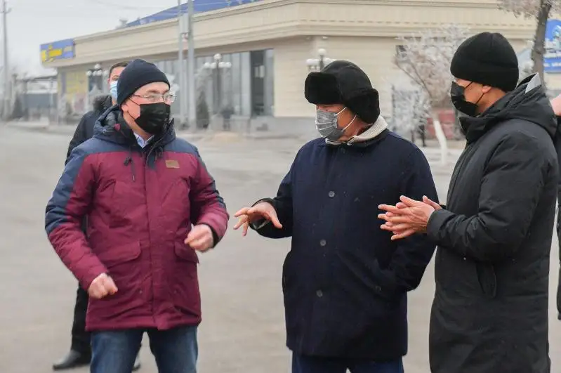 Ómirzaq Shókeev jyldyń alǵashqy kúni Túrkistandaǵy qurylys alańdaryn aralap shyqty