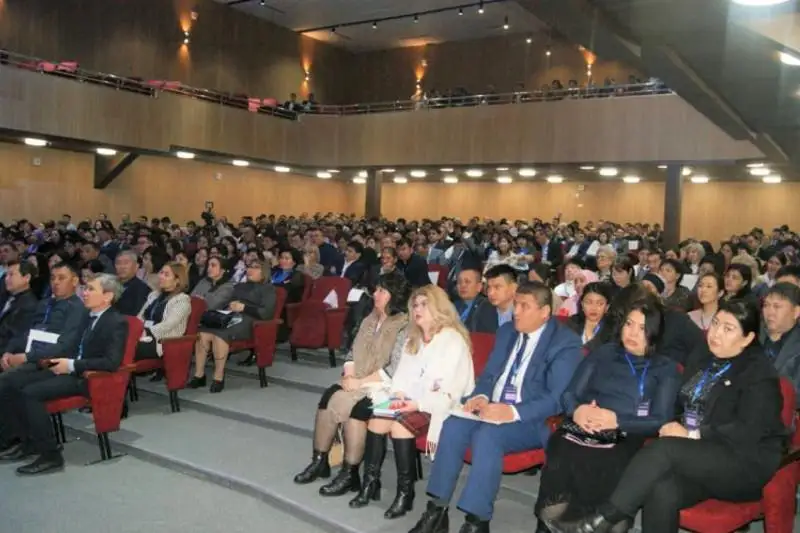 Túrkistanda 400-den astam ata-ana bas qosty