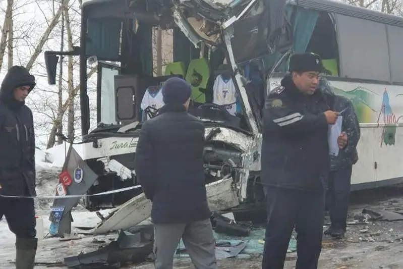ShQO-daǵy avtobýs apaty: Oqýshylar respýblıkalyq chempıonatqa bara jatqan