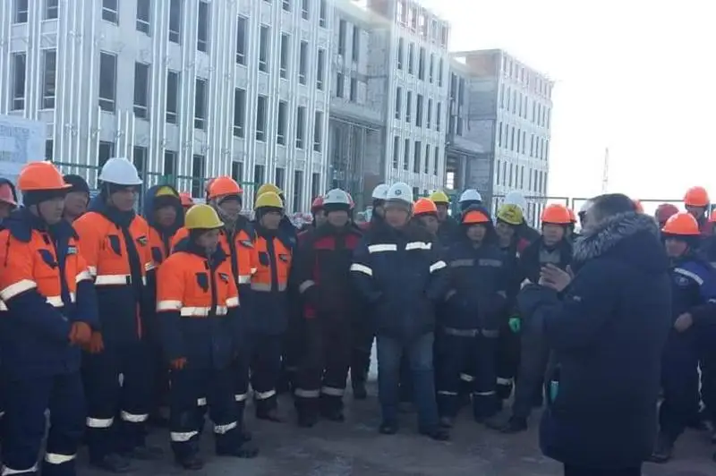 Túrkistandyq qurylysshylarǵa eńbek zańnamasynyń talaptary túsindirildi