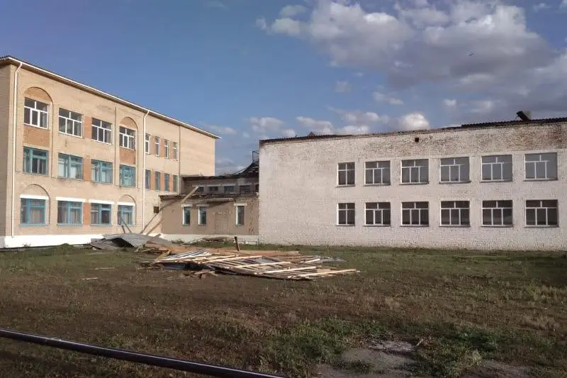 Солтүстік Қазақстанда дауыл мектептің шатырын жұлып әкетті