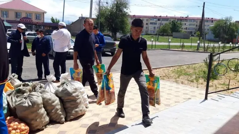 Tasqyn sýdan zardap shekken tólebılikterge gýmanıtarlyq kómekter kelip jatyr