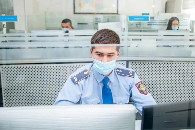 Jańa jyl qarsańynda 30 myńǵa jýyq polıtseı elimizdiń kóshelerin kúzetti